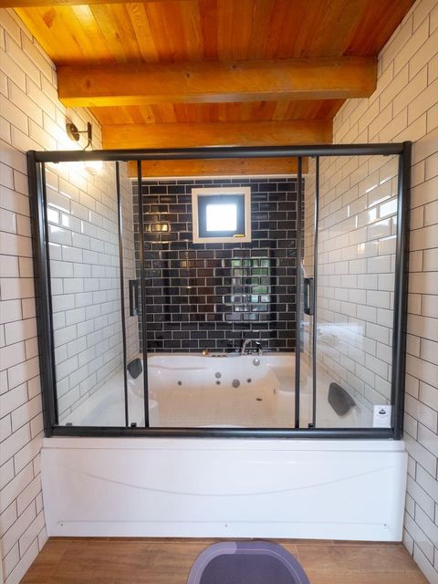 listing card gallery