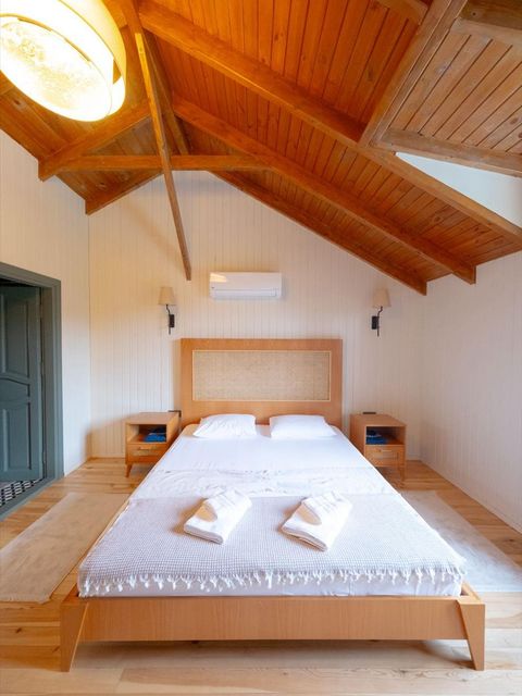 listing card gallery