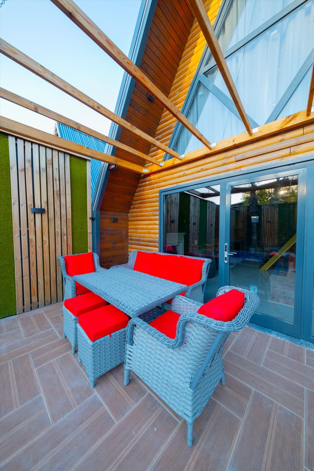 listing card gallery