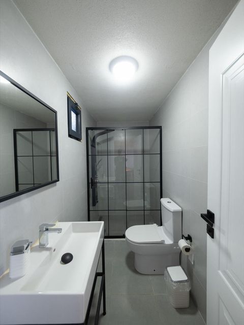 listing card gallery