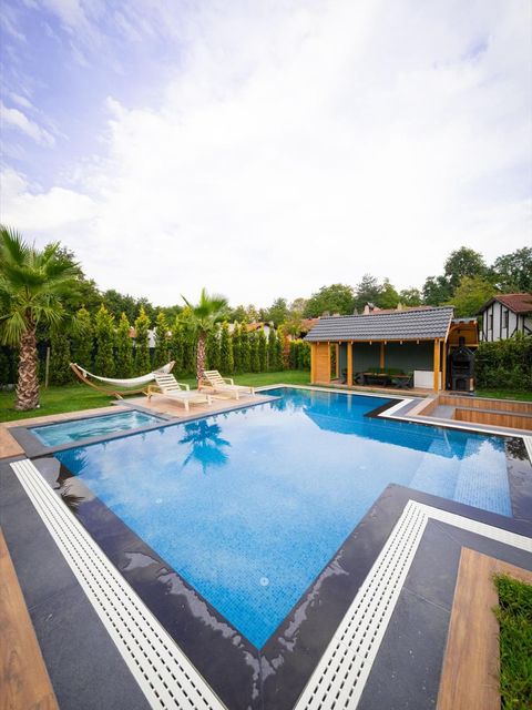 listing card gallery