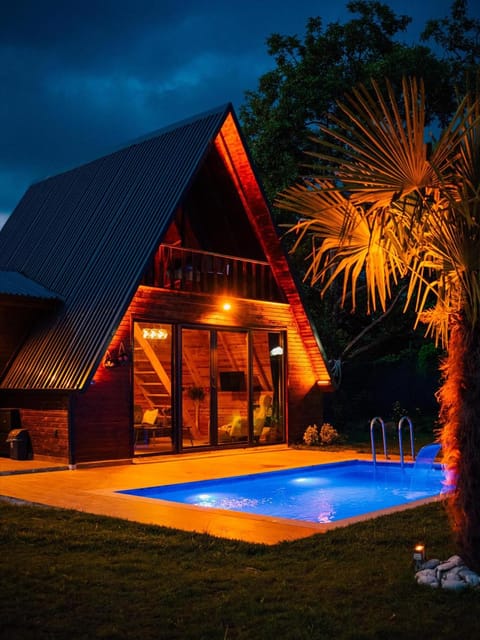 listing card gallery