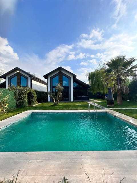 listing card gallery