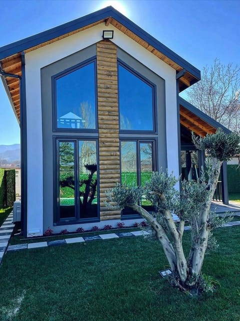 listing card gallery