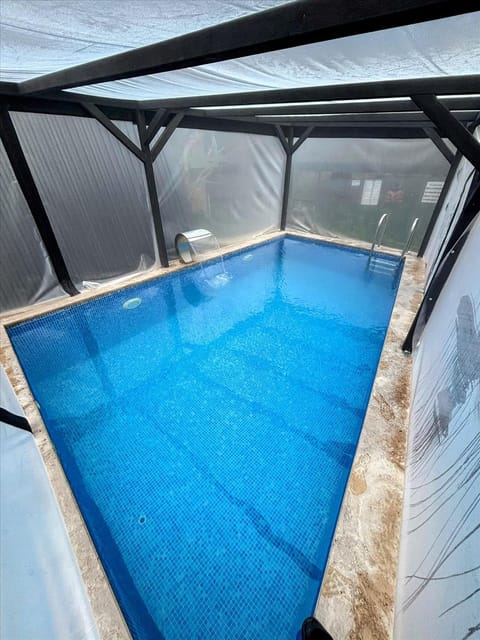 listing card gallery