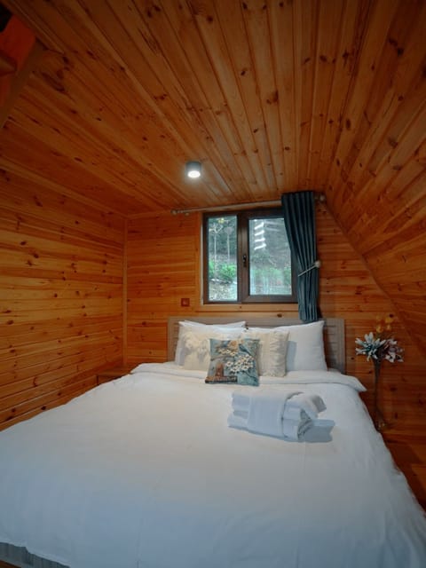 listing card gallery