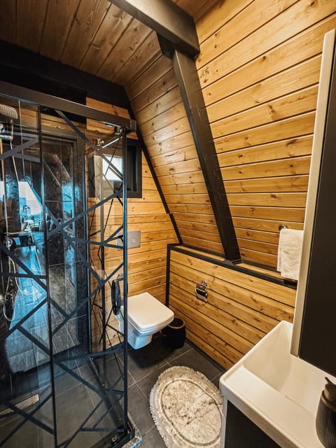 listing card gallery