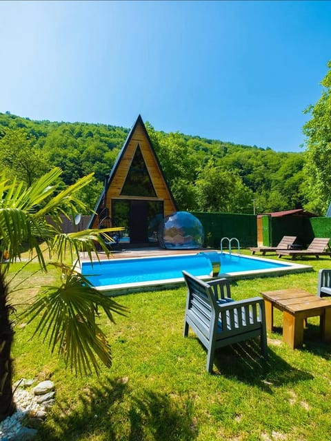 listing card gallery