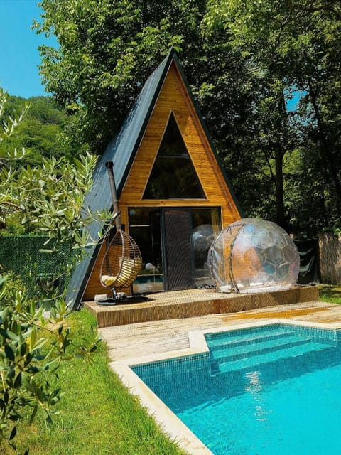 listing card gallery