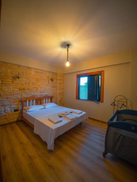 listing card gallery