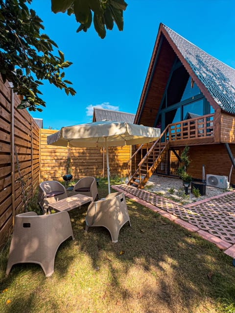 listing card gallery