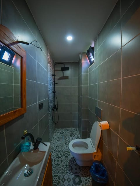 listing card gallery