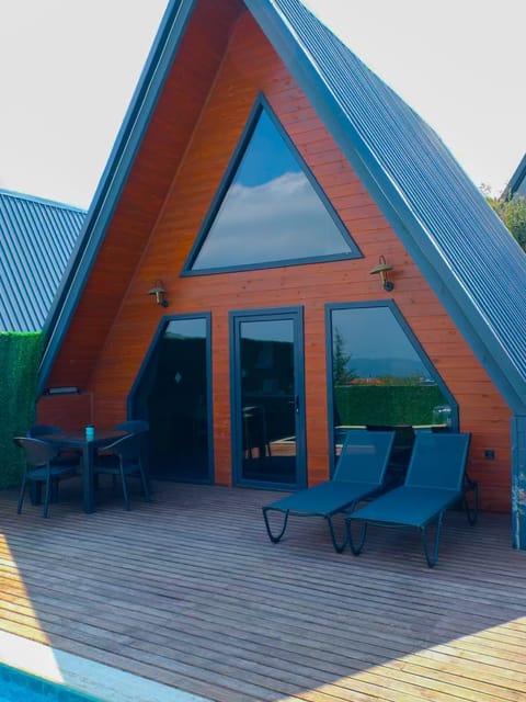 listing card gallery