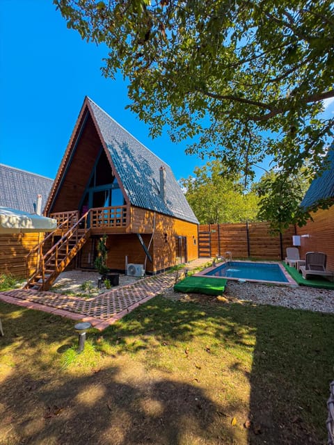 listing card gallery