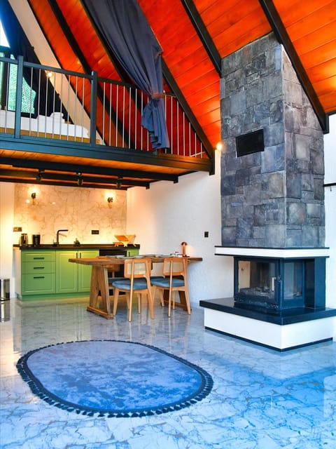 listing card gallery