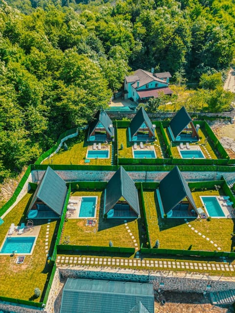 listing card gallery