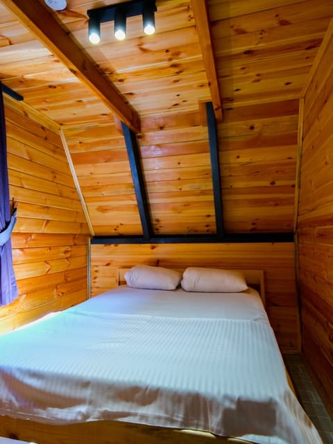 listing card gallery