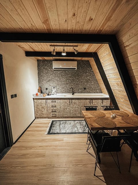 listing card gallery