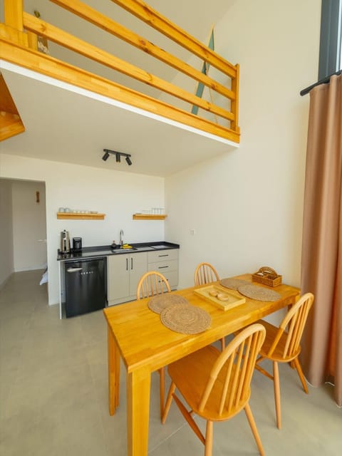 listing card gallery