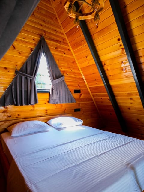 listing card gallery