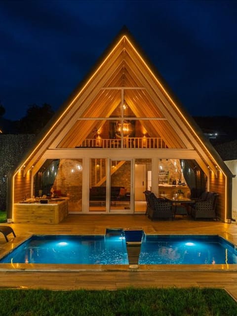 listing card gallery