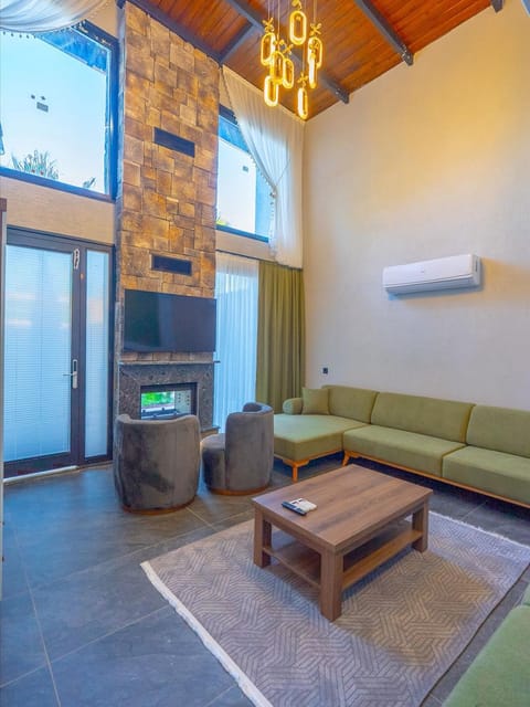 listing card gallery