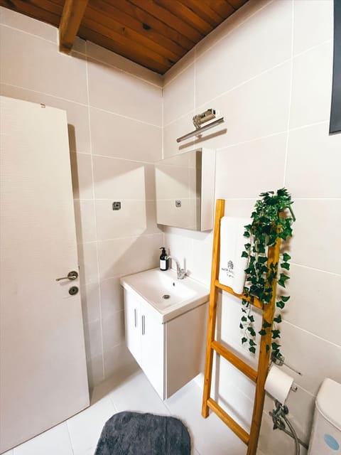 listing card gallery