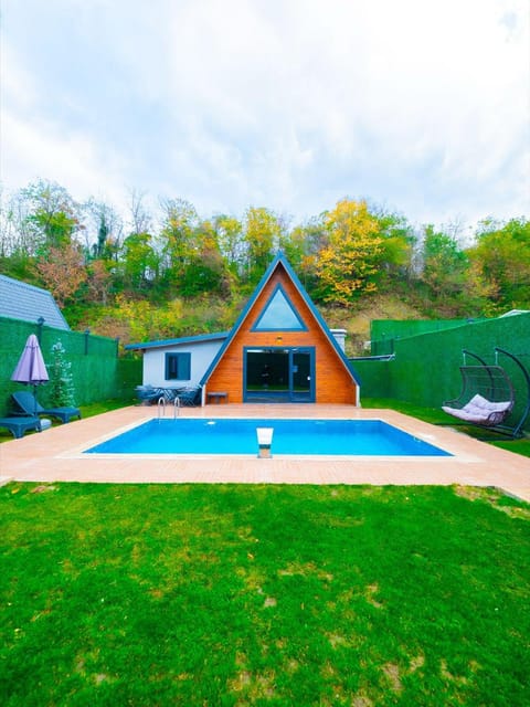 listing card gallery