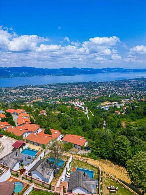 listing card gallery