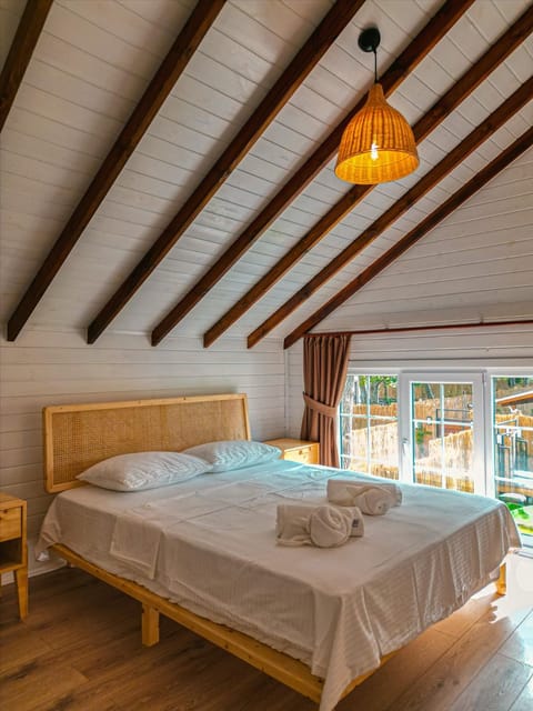 listing card gallery