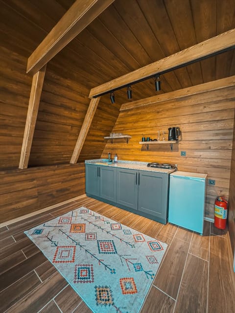 listing card gallery