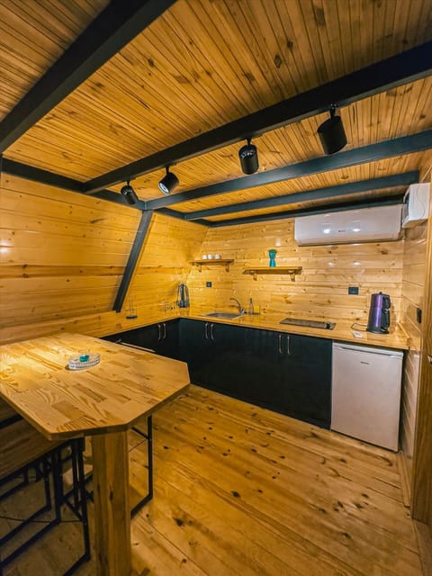 listing card gallery