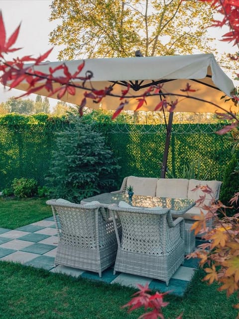 listing card gallery