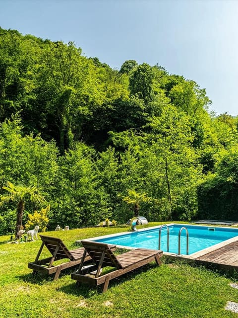 listing card gallery