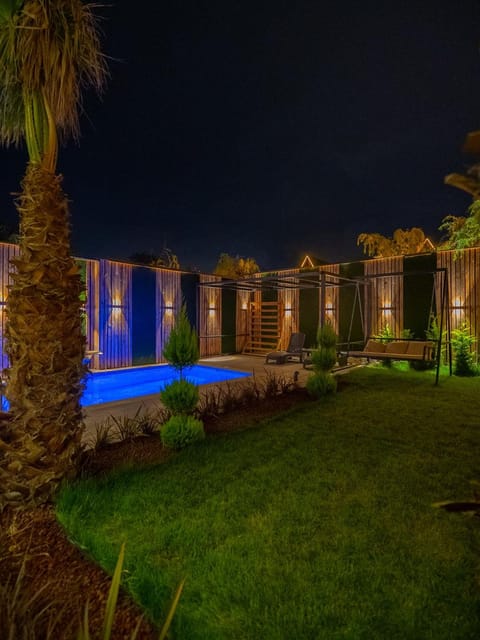 listing card gallery