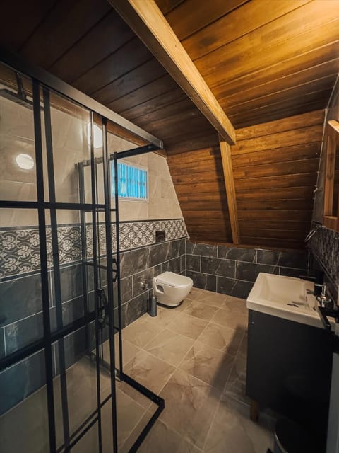 listing card gallery