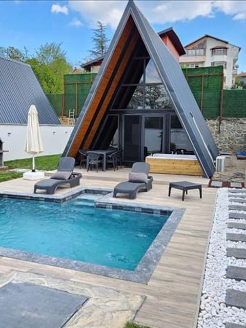 listing card gallery