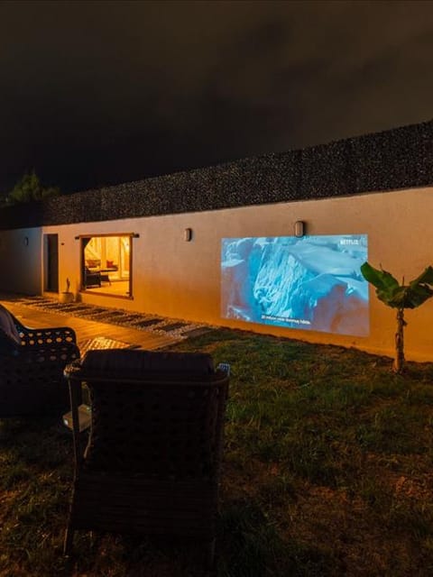 listing card gallery